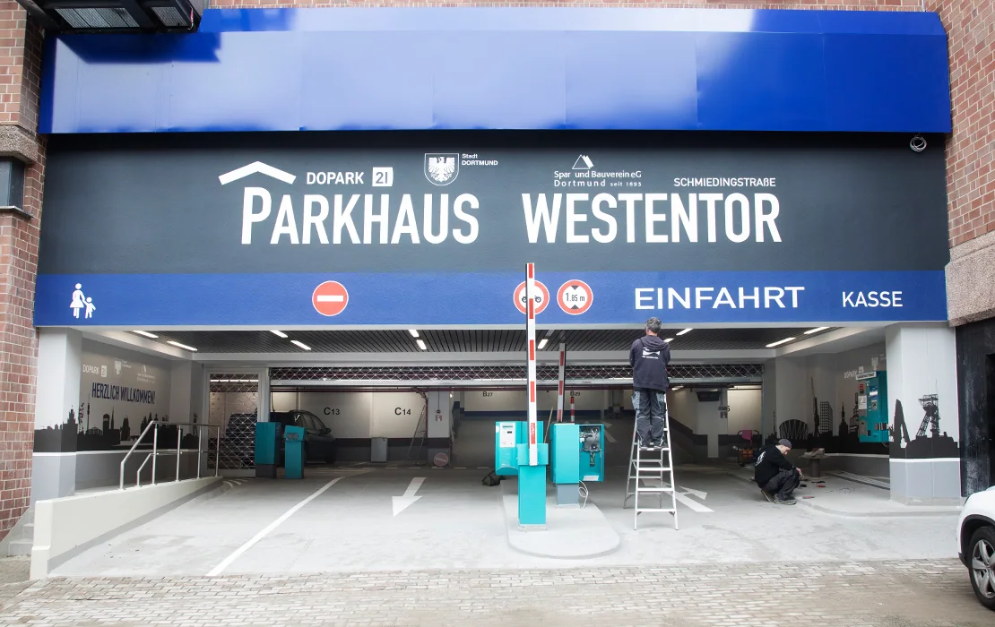 Tiefgarageneinfahrt