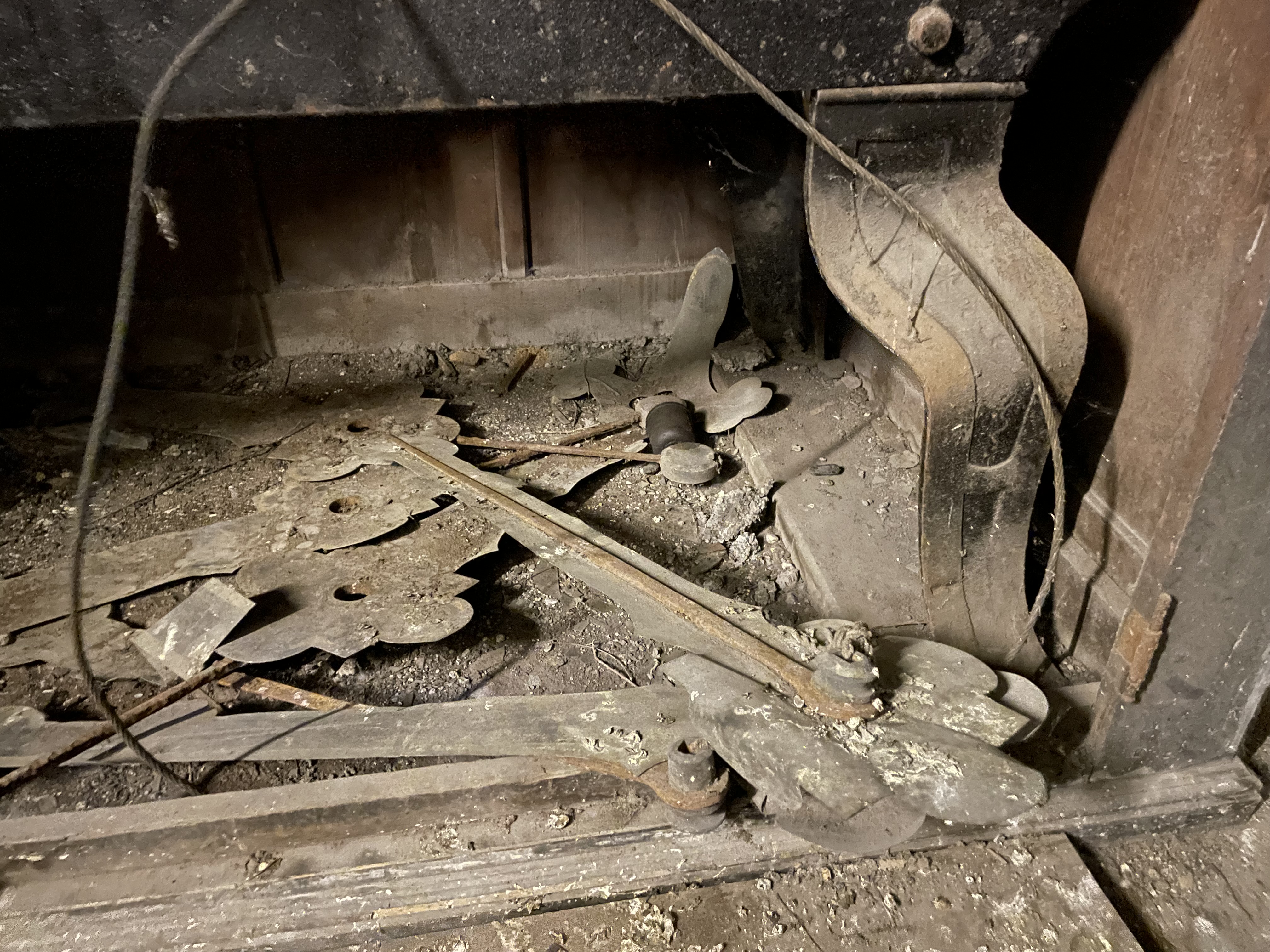 Lost Place - die Turmuhrzeiger