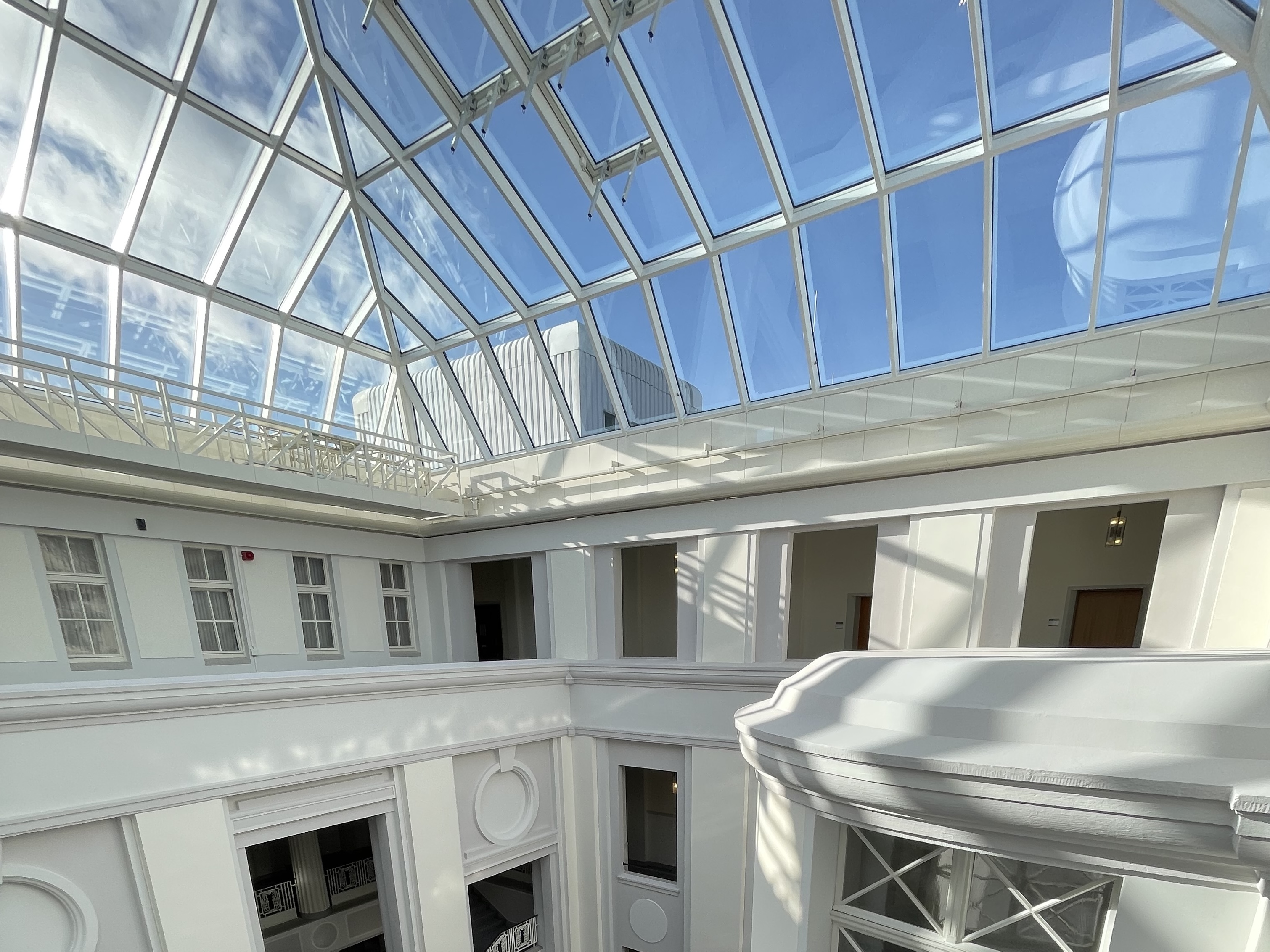 Bild 4 - Blick in den Innenraum 